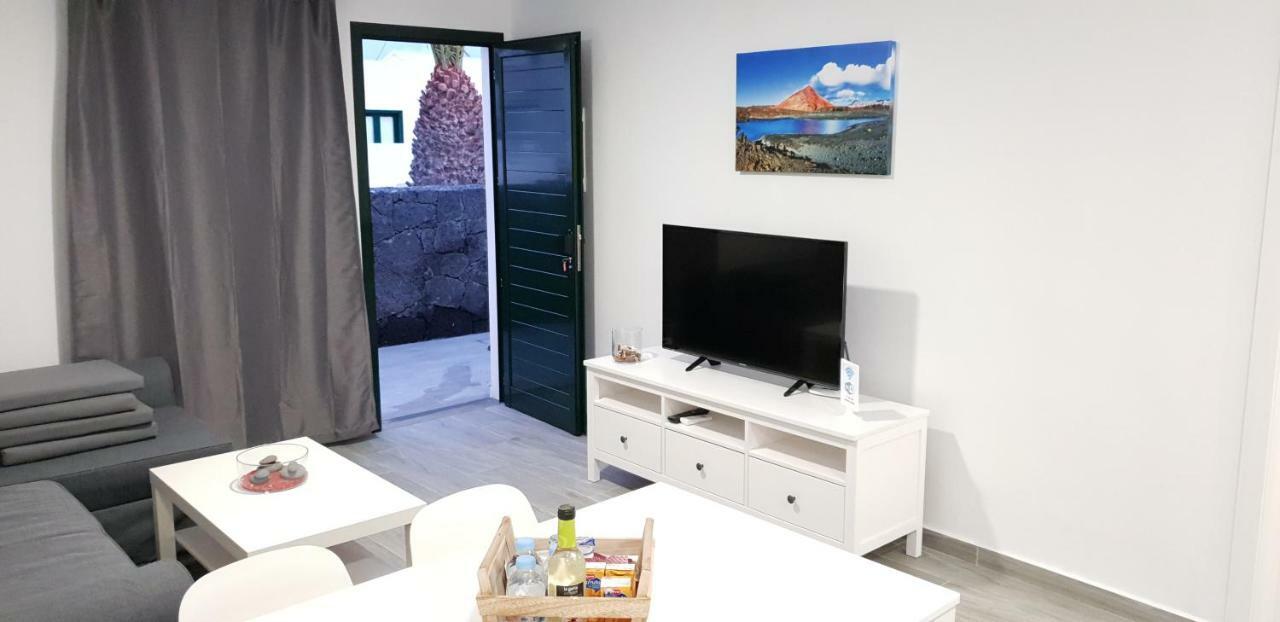 House First Line Of The Sea Villa Costa Teguise Bagian luar foto